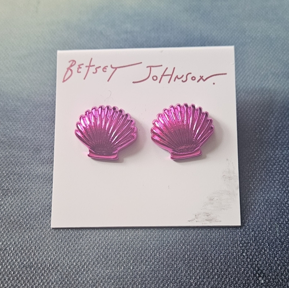 Betsey Johnson Jewelry - Betsey Johnson Fuchsia Shell Earrings NWT
